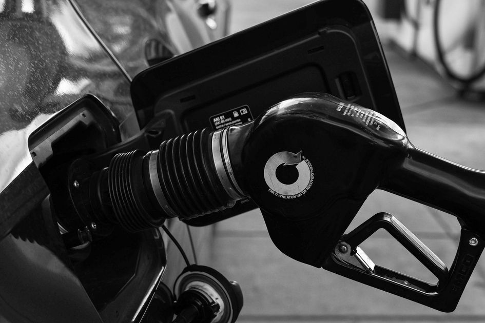Sube el combustible prémium más del 10% en Ecuador y baja el diésel: impacto en Guayas