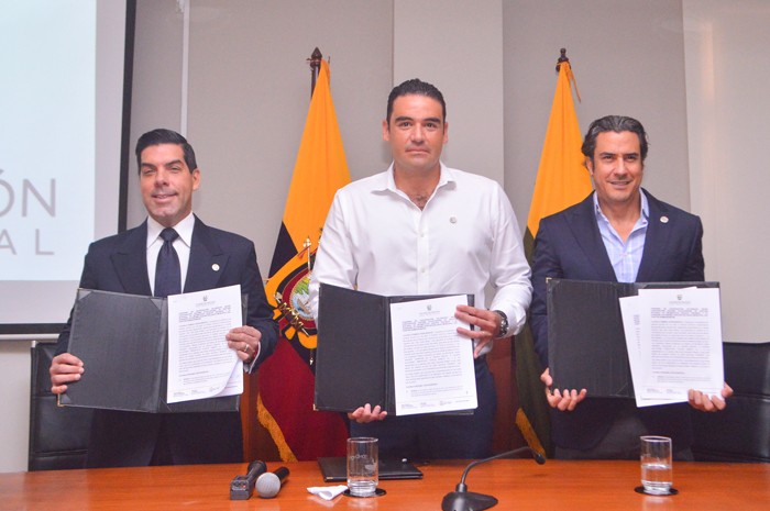 Samborondón recicla 529 llantas para evitar mosquitos y crear parques