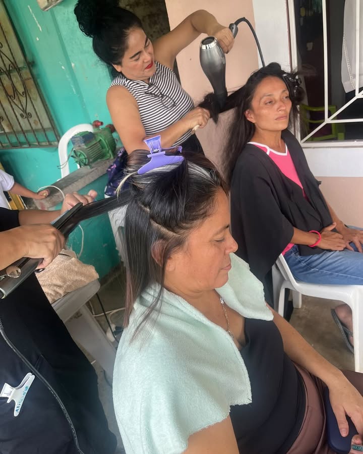 Jornada de belleza para madres en Potrerillo