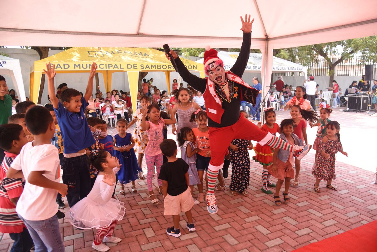 Niños de Samborondón vivieron la magia navideña en Santa Ana
