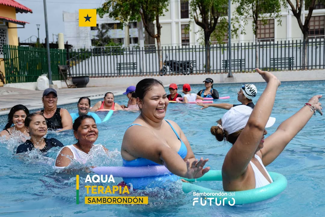 Jornada de aquaterapia une a jóvenes y adultos mayores en Samborondón