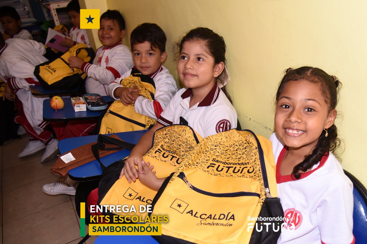 Alumnos de Antonio Neumane recibieron sus kits escolares en Samborondón