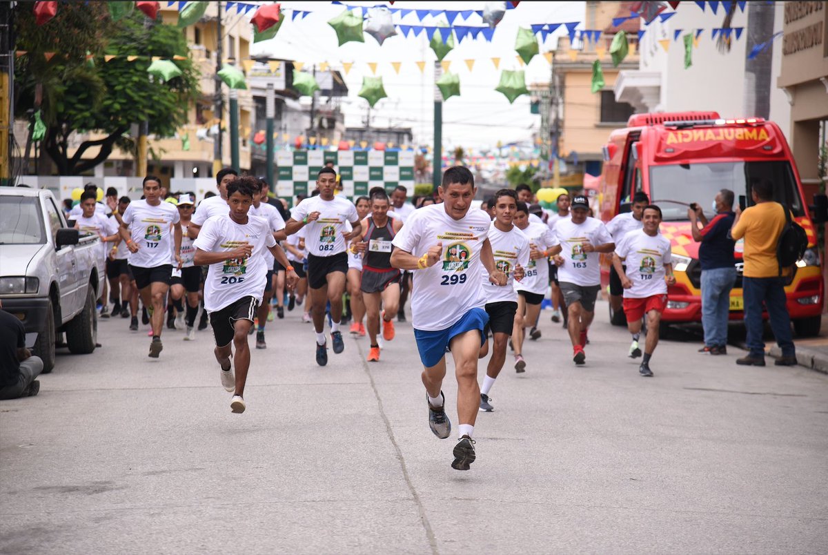 Más de 350 corredores recorrieron las calles de Santa Ana en jornada deportiva