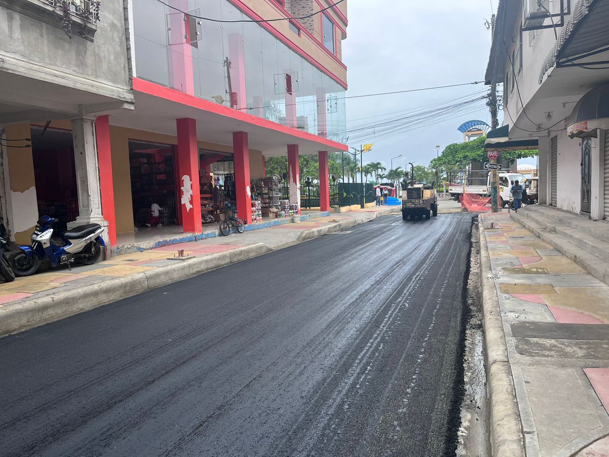 Asfaltado en Bolívar, 24 de Mayo y Los Ríos mejora el tránsito en Samborondón
