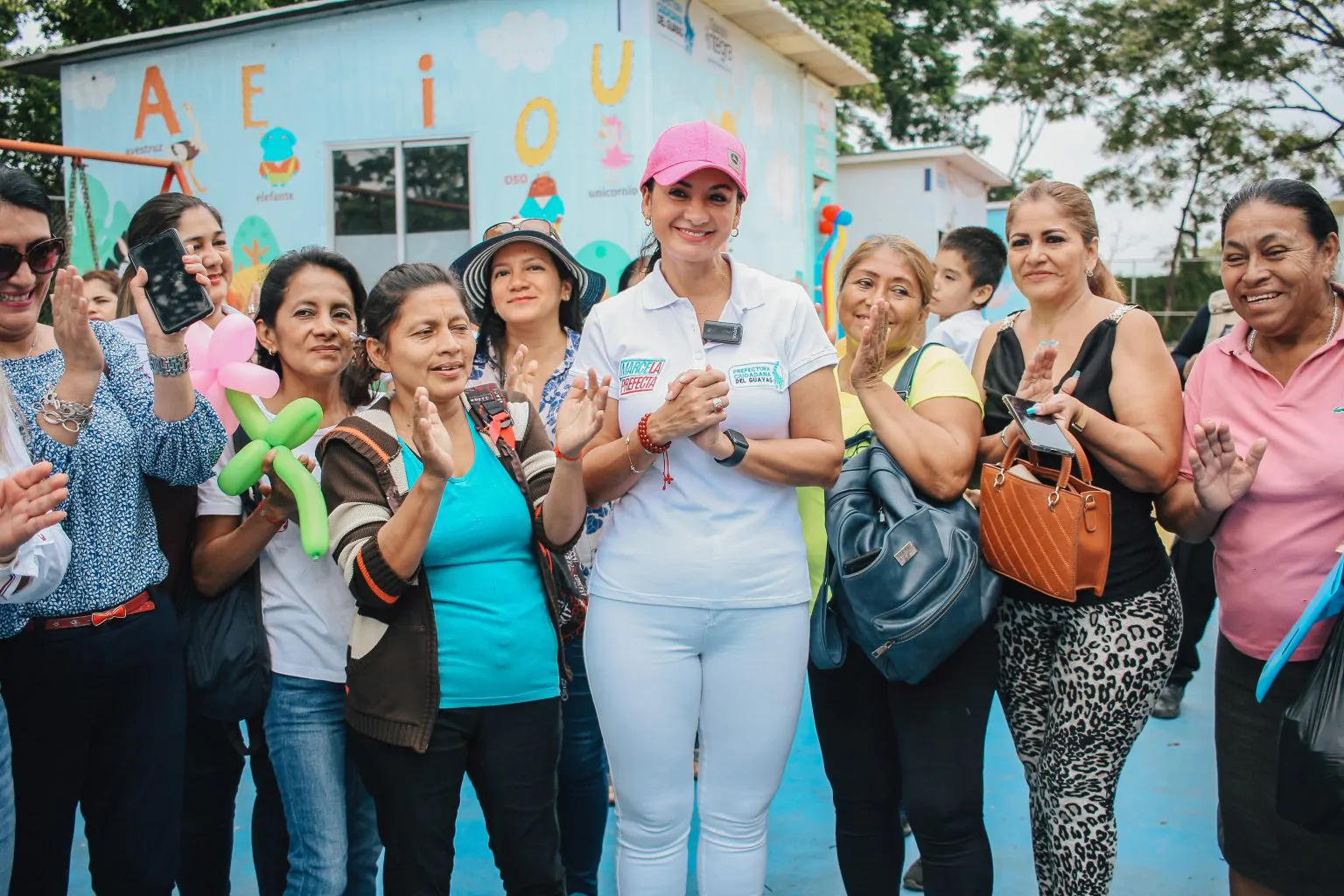 Prefectura del Guayas recupera bus para traslados gratuitos a Centro de Terapias