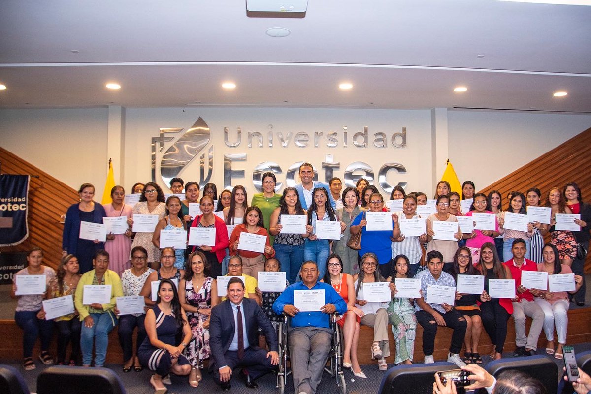 70 estudiantes de CEYOM terminan taller de ofimática en Samborondón