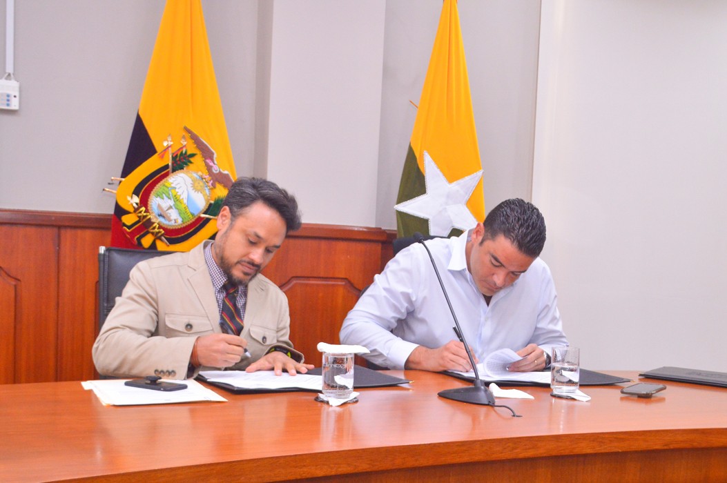 Samborondón y Salud firman convenio para combatir vectores y tratar adicciones