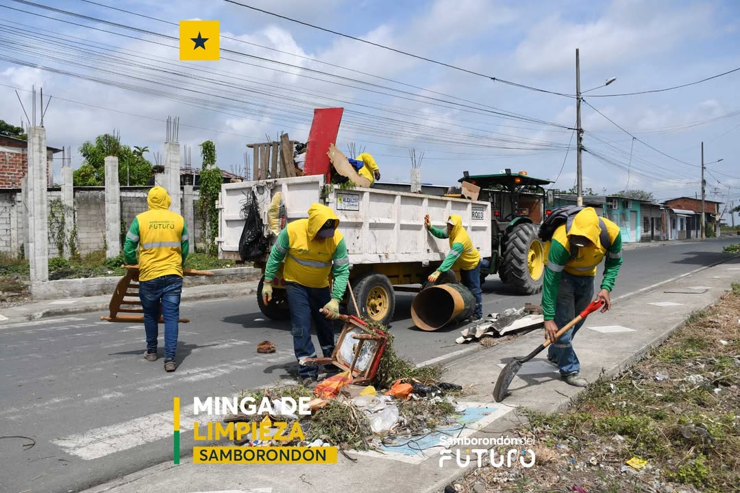 Minga de limpieza y fumigación llega a Boca de Caña y Pista Miraflores
