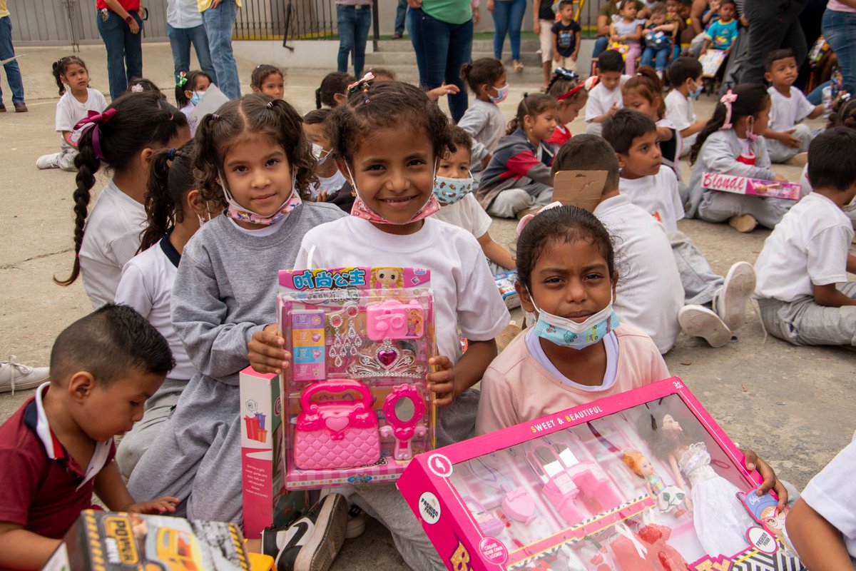 Niños de Río Seco y General Gómez vivieron una tarde navideña con regalos y shows