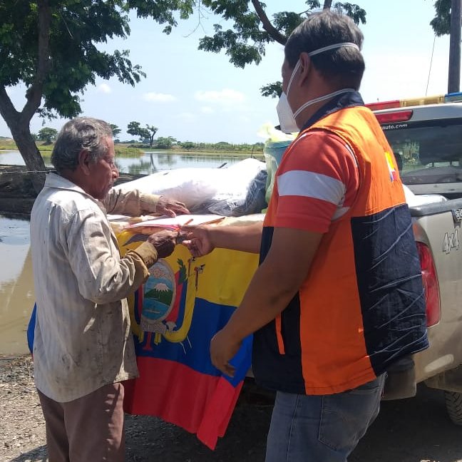 Secretaría de Gestión de Riesgos entrega ayuda a familia en Amelia María tras vendaval