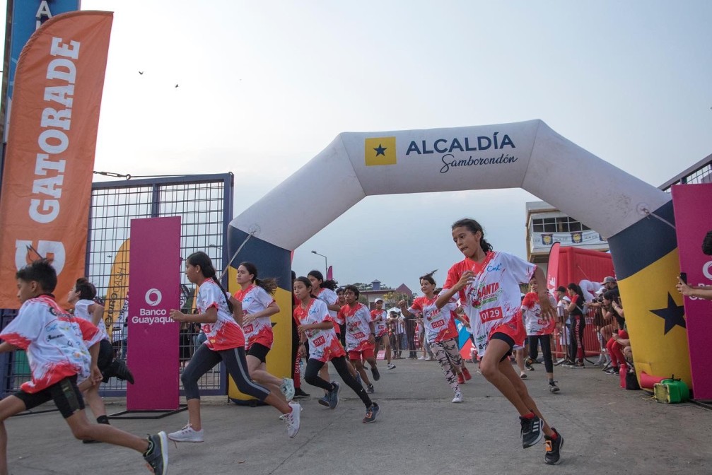 Cientos corrieron por el deporte en la 5ta edición Go Santa Go